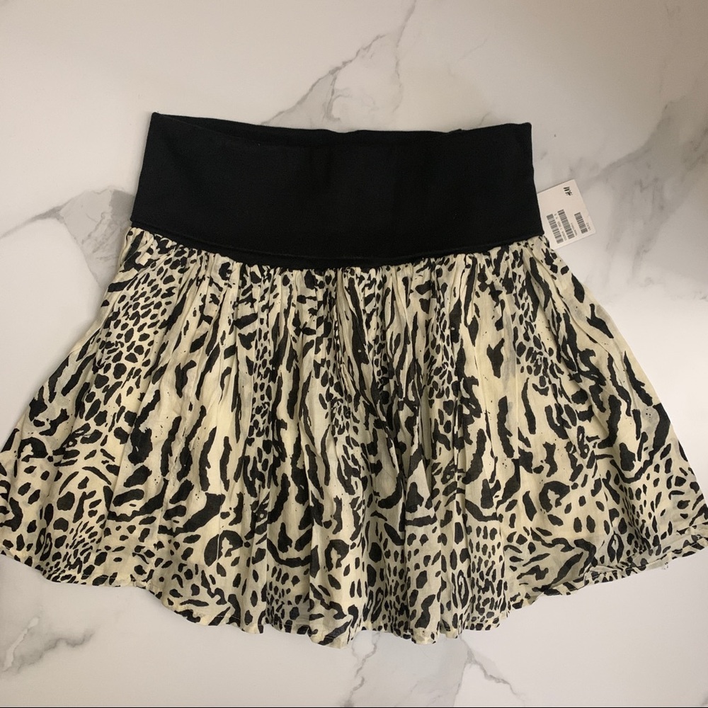 H&M Animal Print Skirt. Size 2. BRAND NEW w/ TAGS.